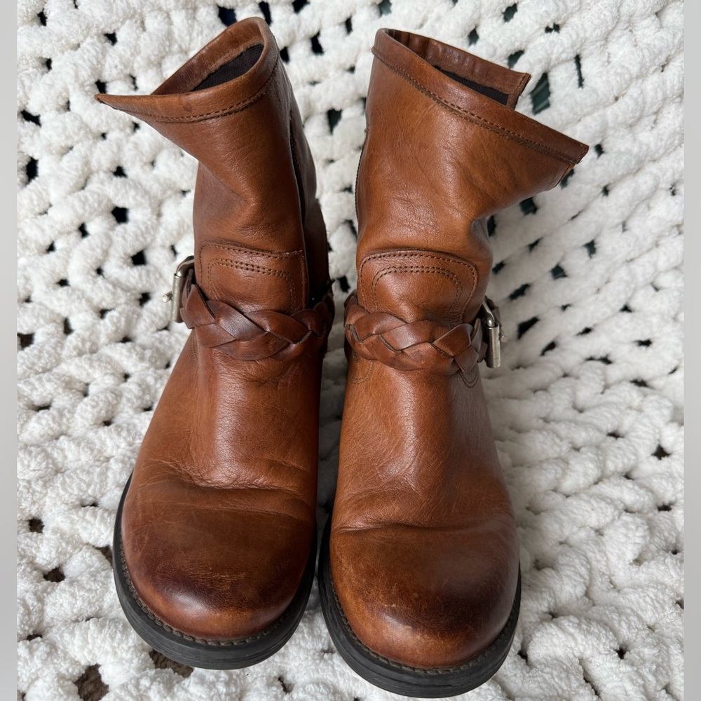 Steve Madden Flair Brown Leather Moto Boots size 8.5